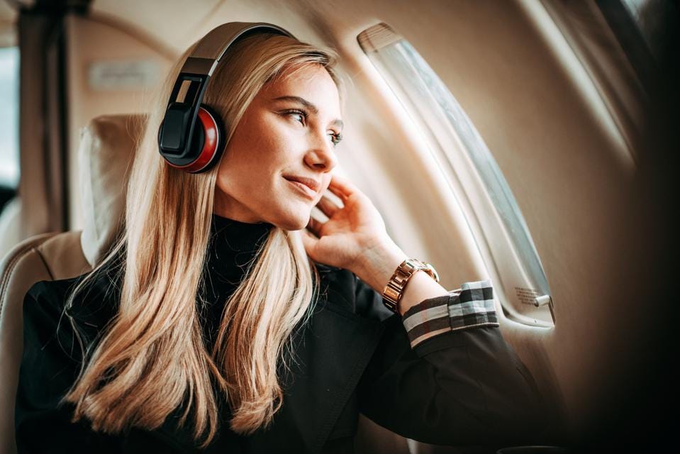 The 7 Best Travel Headphones Of 2022 [Buyer’s Guide]