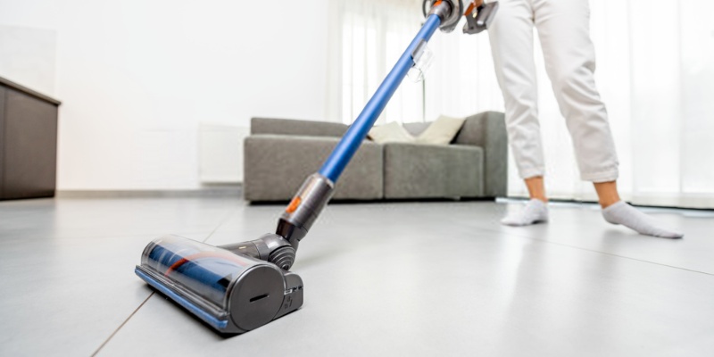 The Best Vacuums For Tile Floors of (Summer) 2022: Buying Guide