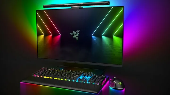 Razer Aether LED Gaming Productivity Monitor Light Bar Review