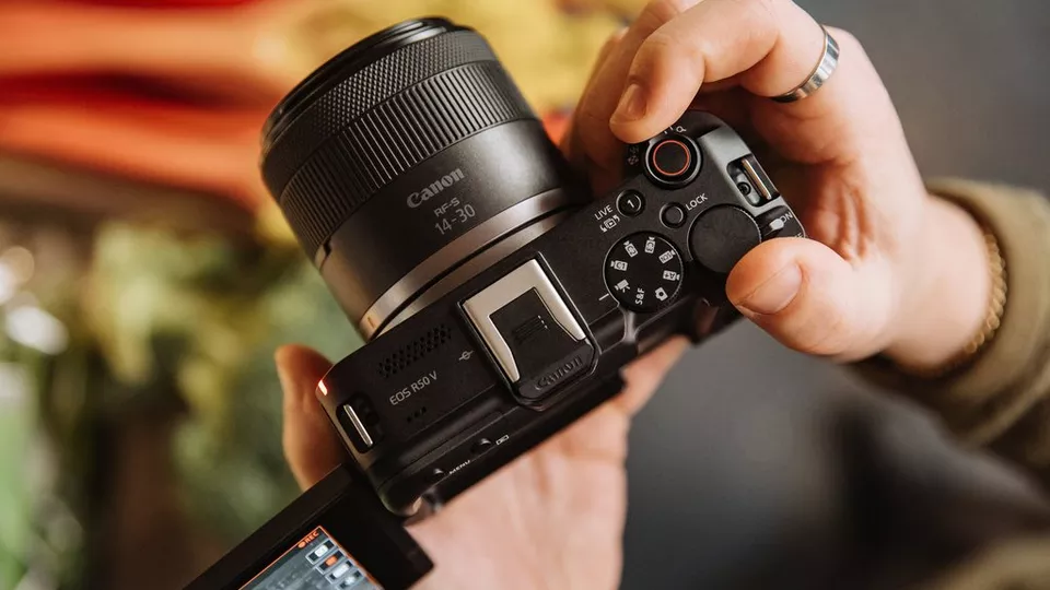 Canon EOS R50 V