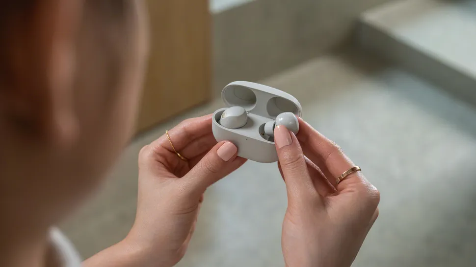 Design and comfort: Sony WF-1000XM6