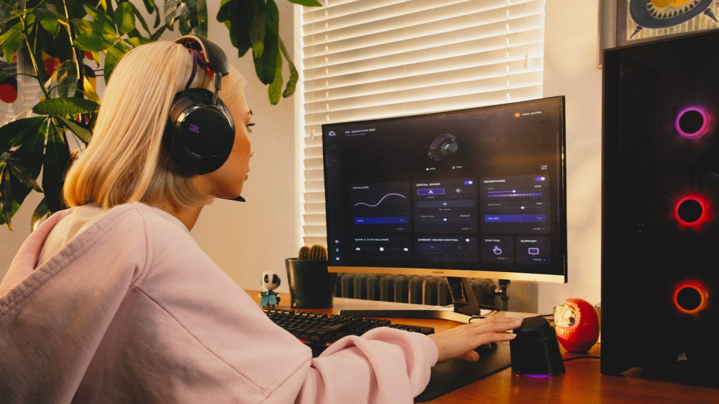 Mic quality and call features: JBL Quantum 950X