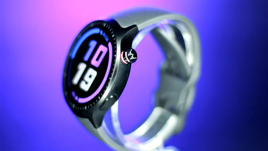 Display and everyday performance: Motorola Moto Watch