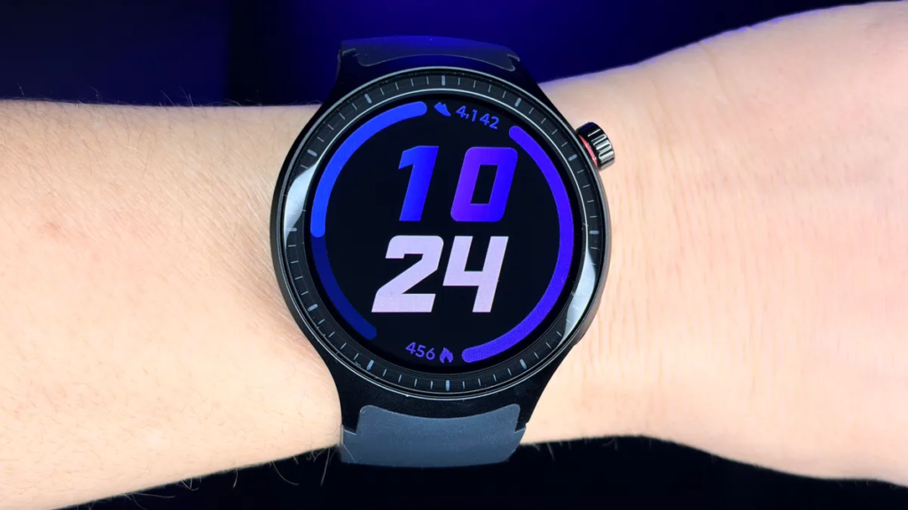 Health and fitness traking: Motorola Moto Watch vs Google Pixel Watch 4