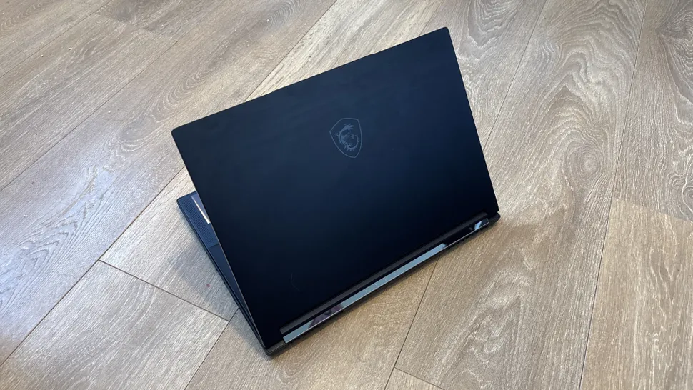 Battery life & charging: MSI Stealth 16 AI+