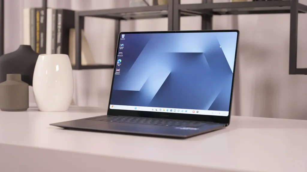 Display quality: Galaxy Book6 Pro vs Galaxy Book5 Pro