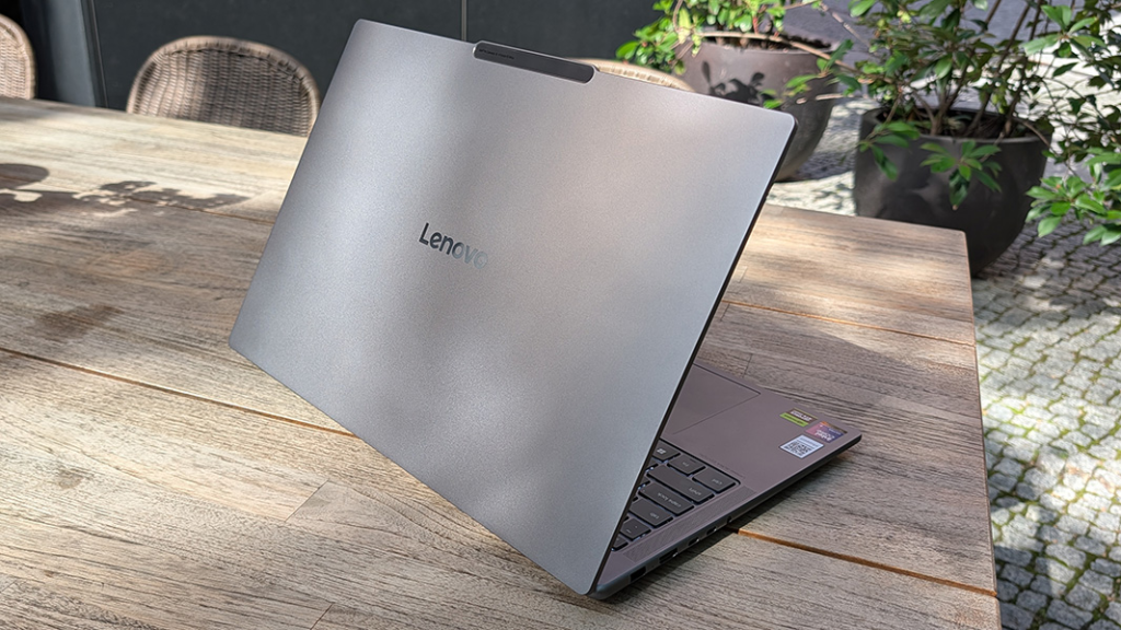 Cameras, mics & speakers: Galaxy Book 6 Pro vs Lenovo Yoga Pro 9i Aura Edition