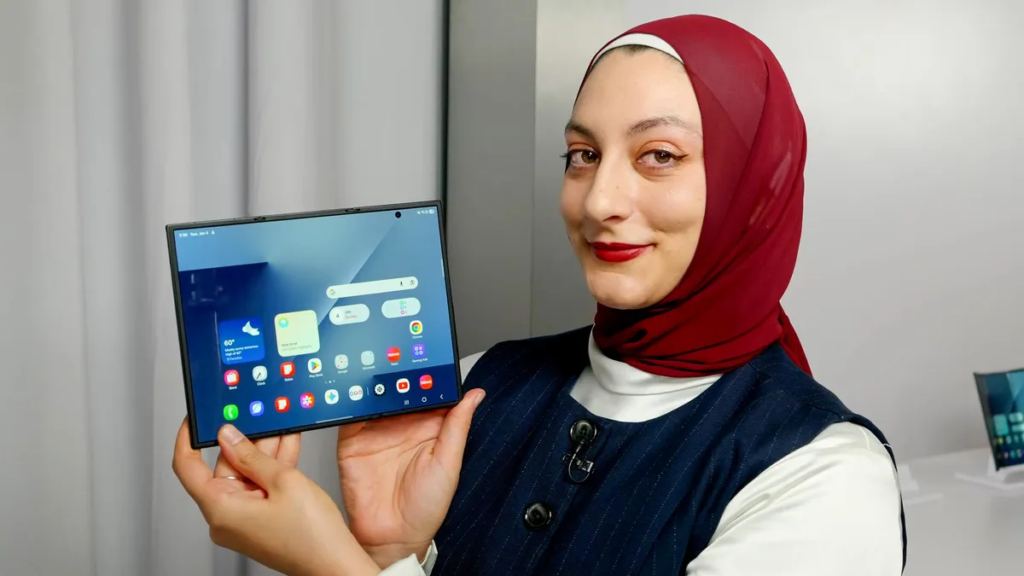 Display quality: Galaxy Z TriFold vs Google Pixel 10 Pro Fold