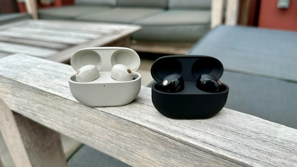 Connectivity & controls: Sony WF-1000XM6 vs Sony WF-1000XM5