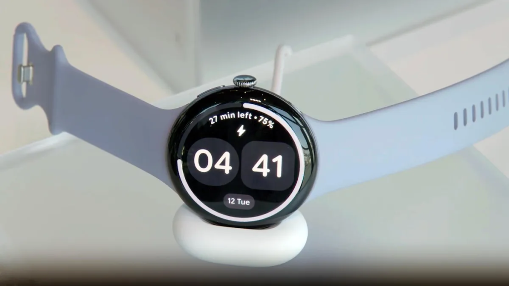 Design & build quality: Motorola Moto Watch vs Google Pixel Watch 4
