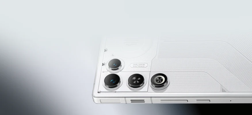 Cameras, software support and daily life tradeoffs: RedMagic 11 Air vs RedMagic 10 Air