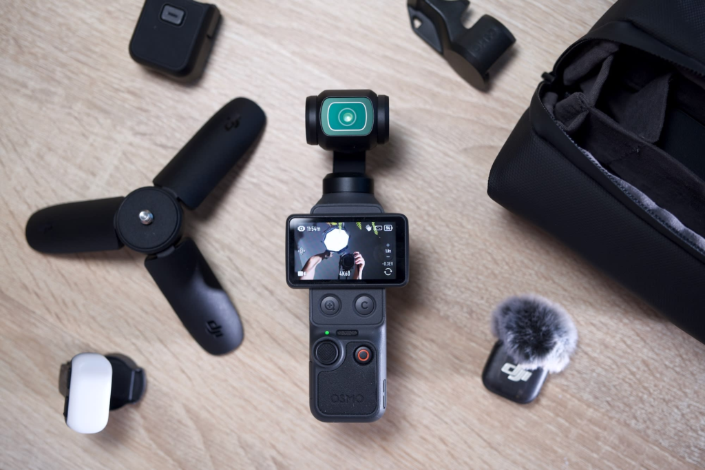 DJI Osmo Pocket 4 vs DJI Osmo Pocket 3 App, Controls & Connectivity