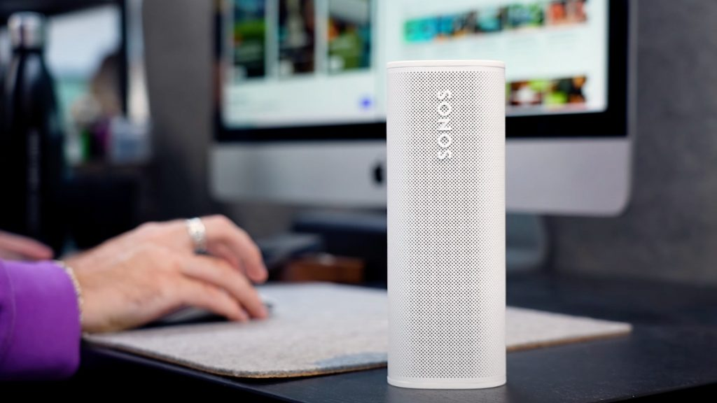 Sonos Play vs Sonos Roam 2 Quick Design, Comfort & Build Quality