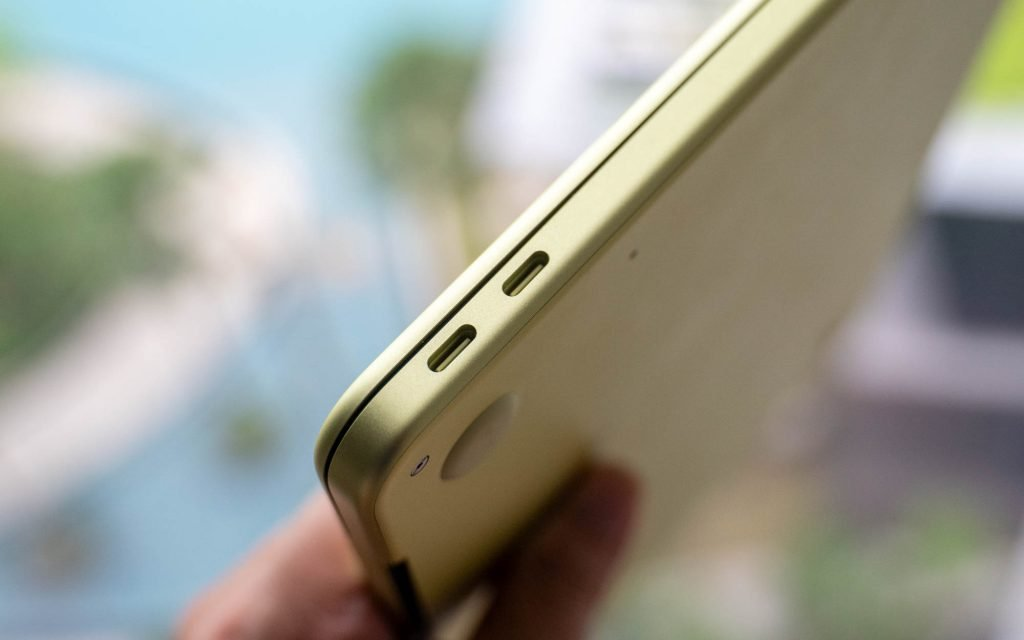 MacBook Neo Connectivity