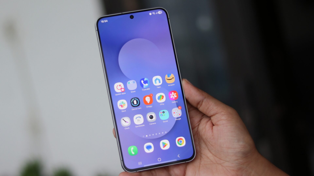 Samsung Galaxy S25 FE Design & Build Quality