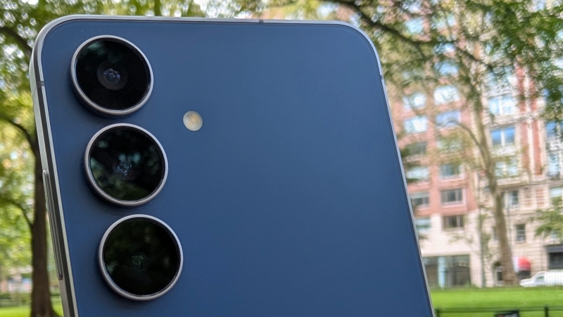 Samsung Galaxy S25 FE Cameras, Mic & Speakers