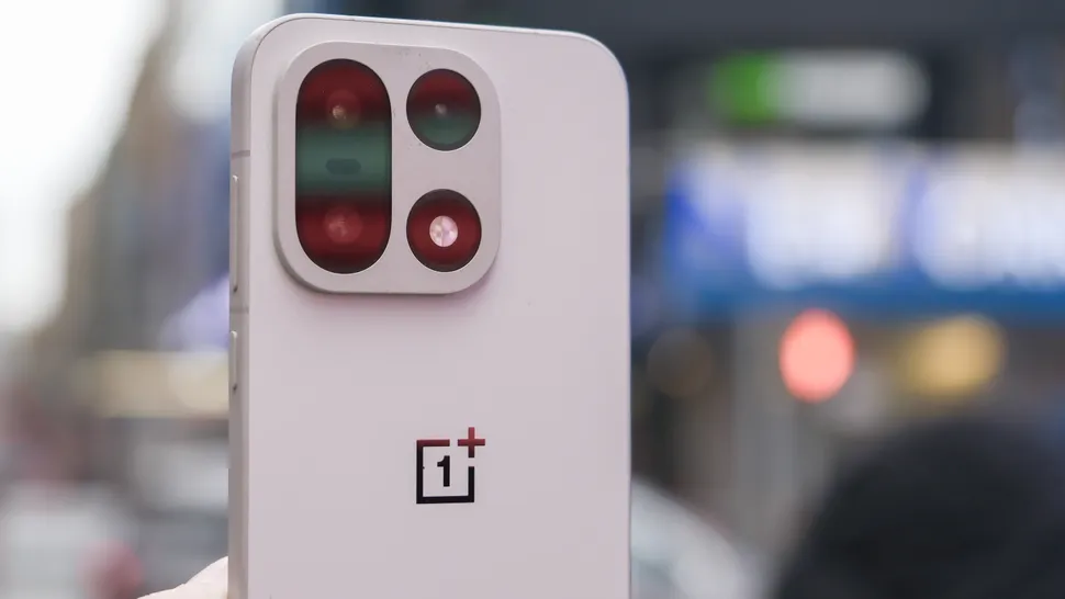 OnePlus 15 Design, & Build Quality