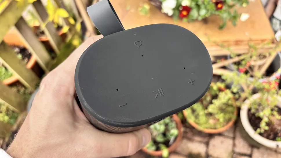 Sonos Play vs Apple HomePod 2 Design, Portability & Build Quality