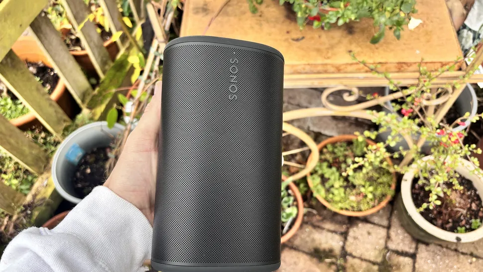 Sonos Play vs Apple HomePod 2 Battery Life, Charging & Outdoor Use