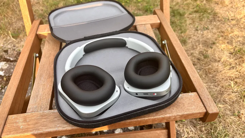 Nothing Headphone (a) vs Nothing Headphone (1) Design, Comfort & Build Quality